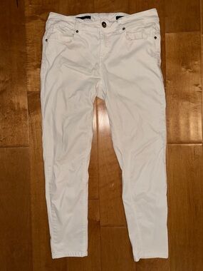 Cache Ankle Length Skinny Cotton Blend White Pants with Gold Buttons